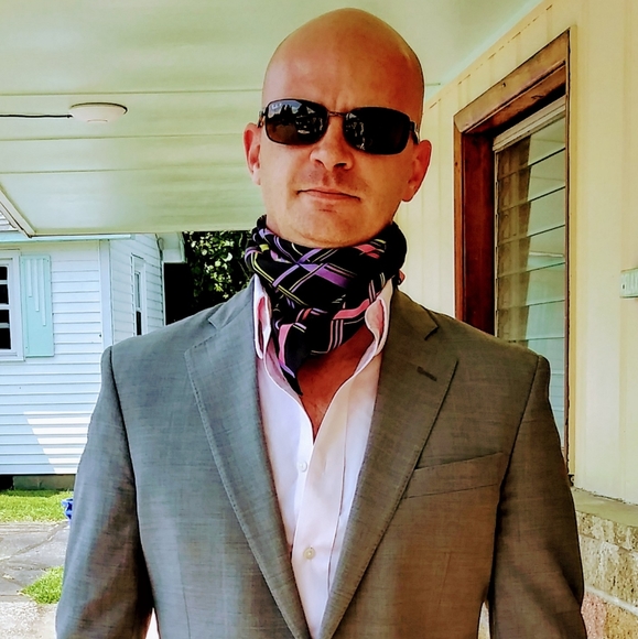 Amazing Threads - Picture 3 of 3